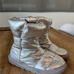 Charlotte Russe Silver Quilted Boots with Insulated Design